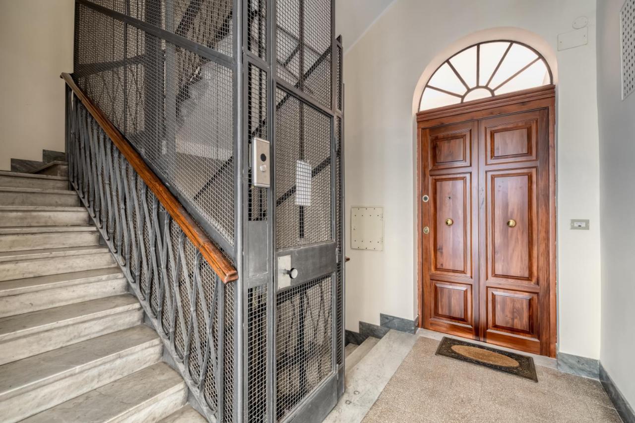 Luxury Stars In Rome - Andromeda Apartment In Colosseum Екстер'єр фото
